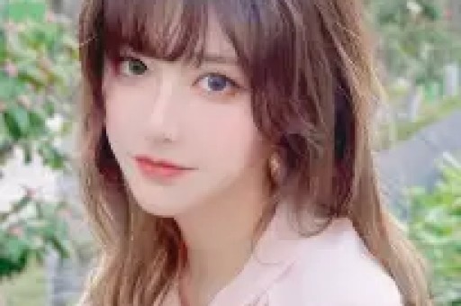 娱乐博主吃瓜少女张小寒被封号如何避免内容风险？